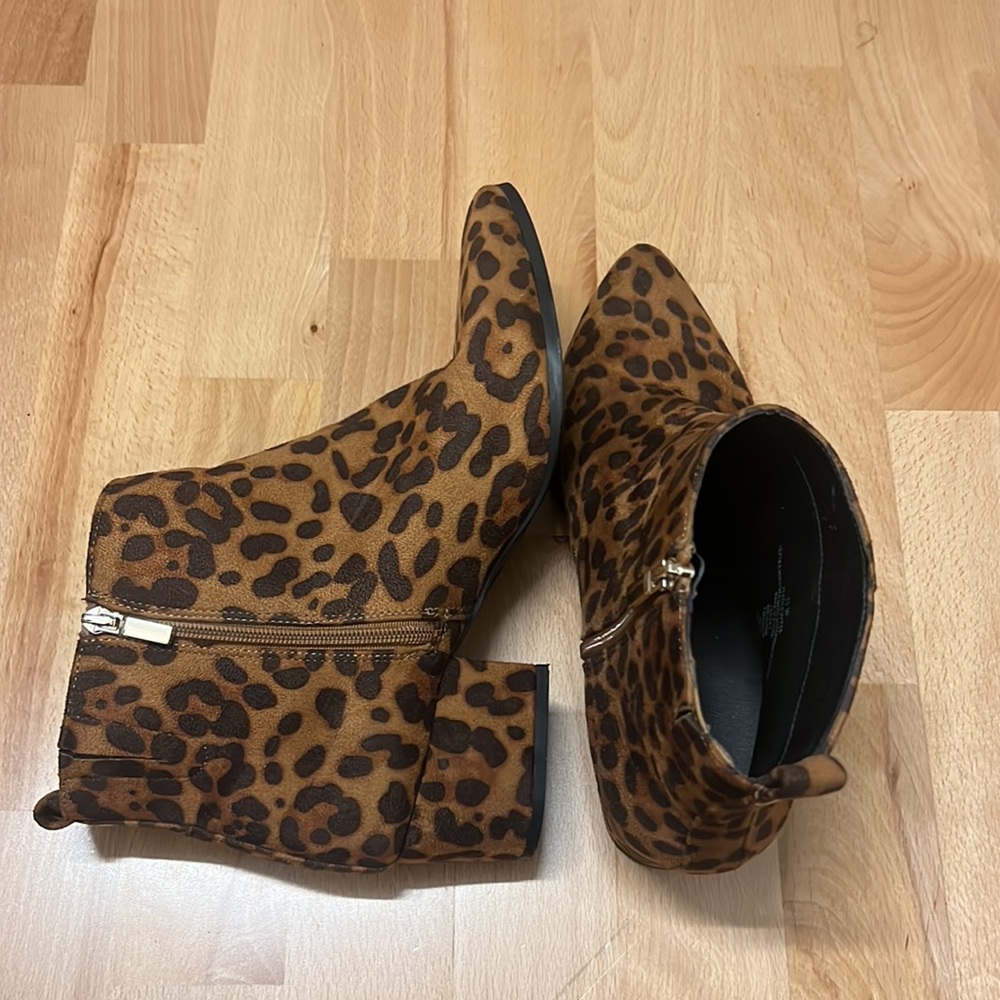 Size 11W leopard booties very lightly worn